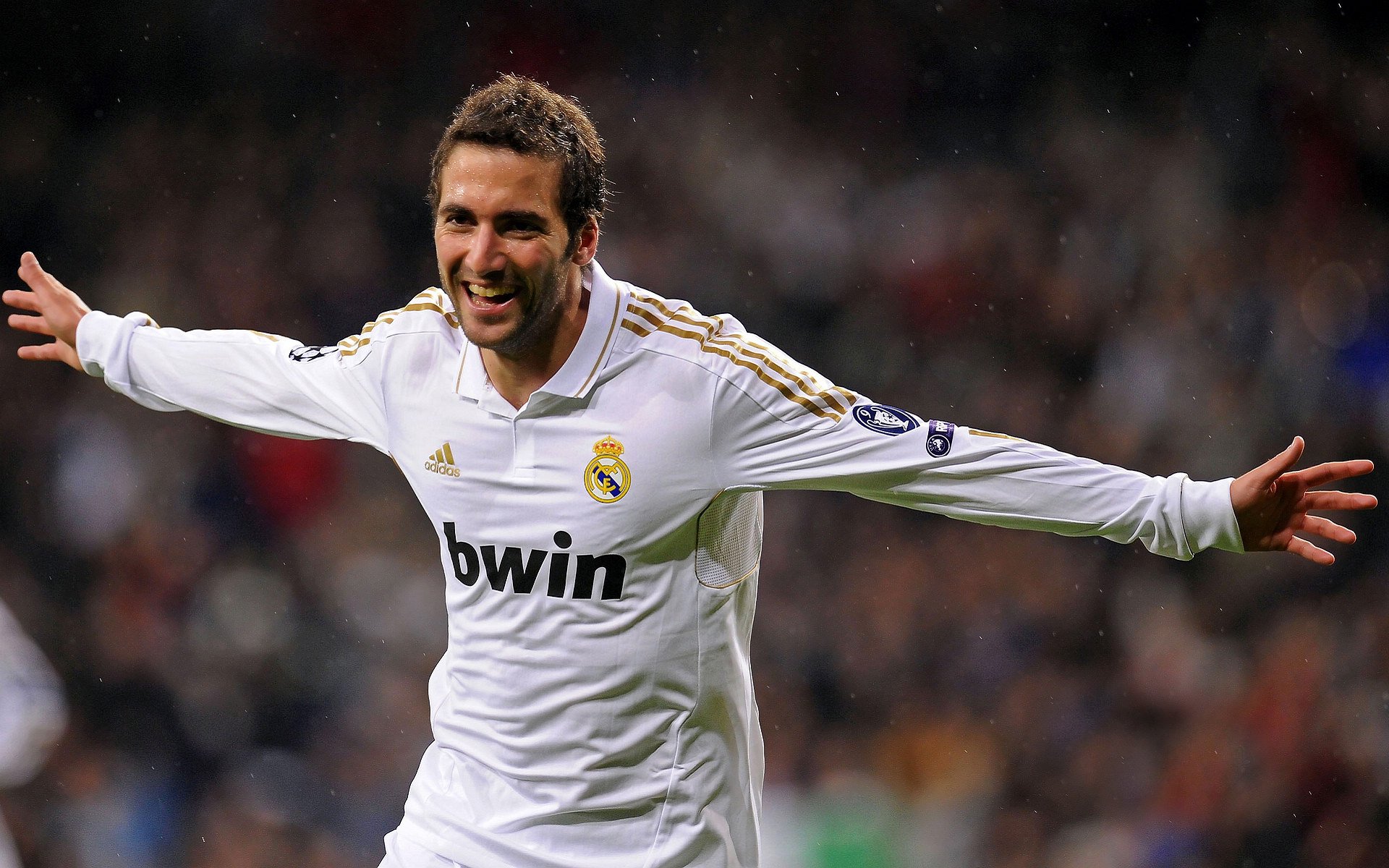 “马科斯·莫奇的精准封堵与强大压迫感,帮助美洲狮队屡次克敌制胜”