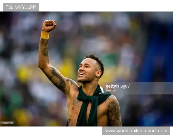 内马尔在训练课上教队友舞步，逗乐满场