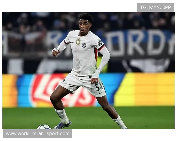 切尔西后防组合渐稳但持球推进仍有瑕疵，切尔西呆过的边后卫