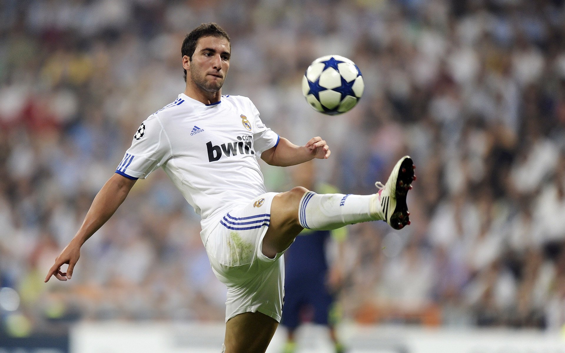 《FIFA“虚拟世界杯”全民足球狂欢开启!》